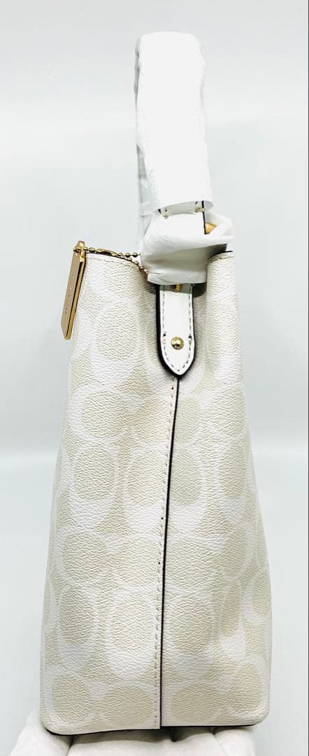 【新品・未使用】COACH スモール タウン バケット バッグ シグネチャー