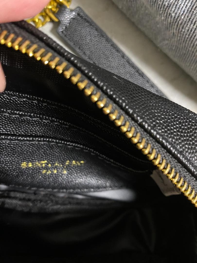 ★週末限定価格　YSL キルティングボディバッグ 黒