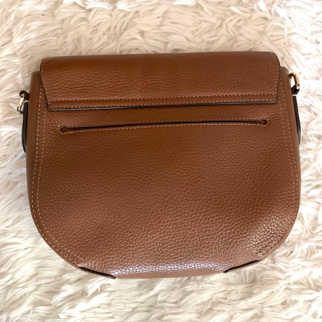 極美品✨フルラ ウラニア ショルダーバッグ レザー 現行 レア ロゴ キャメル