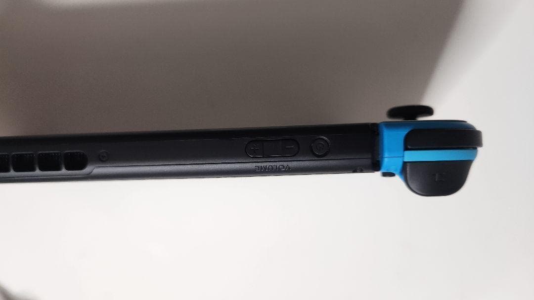 Nintendo Switch 本体 青/赤 充電ケース付き