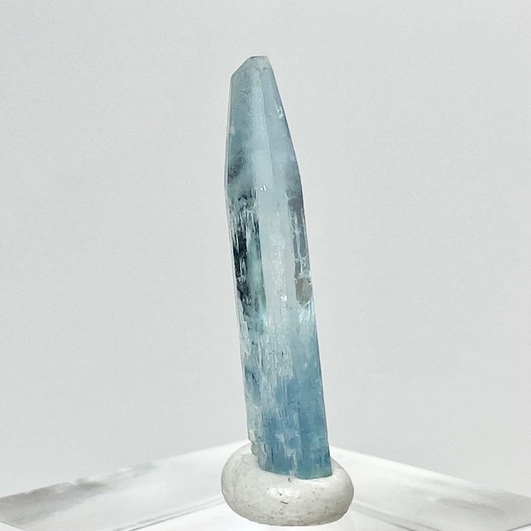 アクアマリン　コークボトル　ベリル　鉱物標本　原石　天然石　ストーン　緑柱石