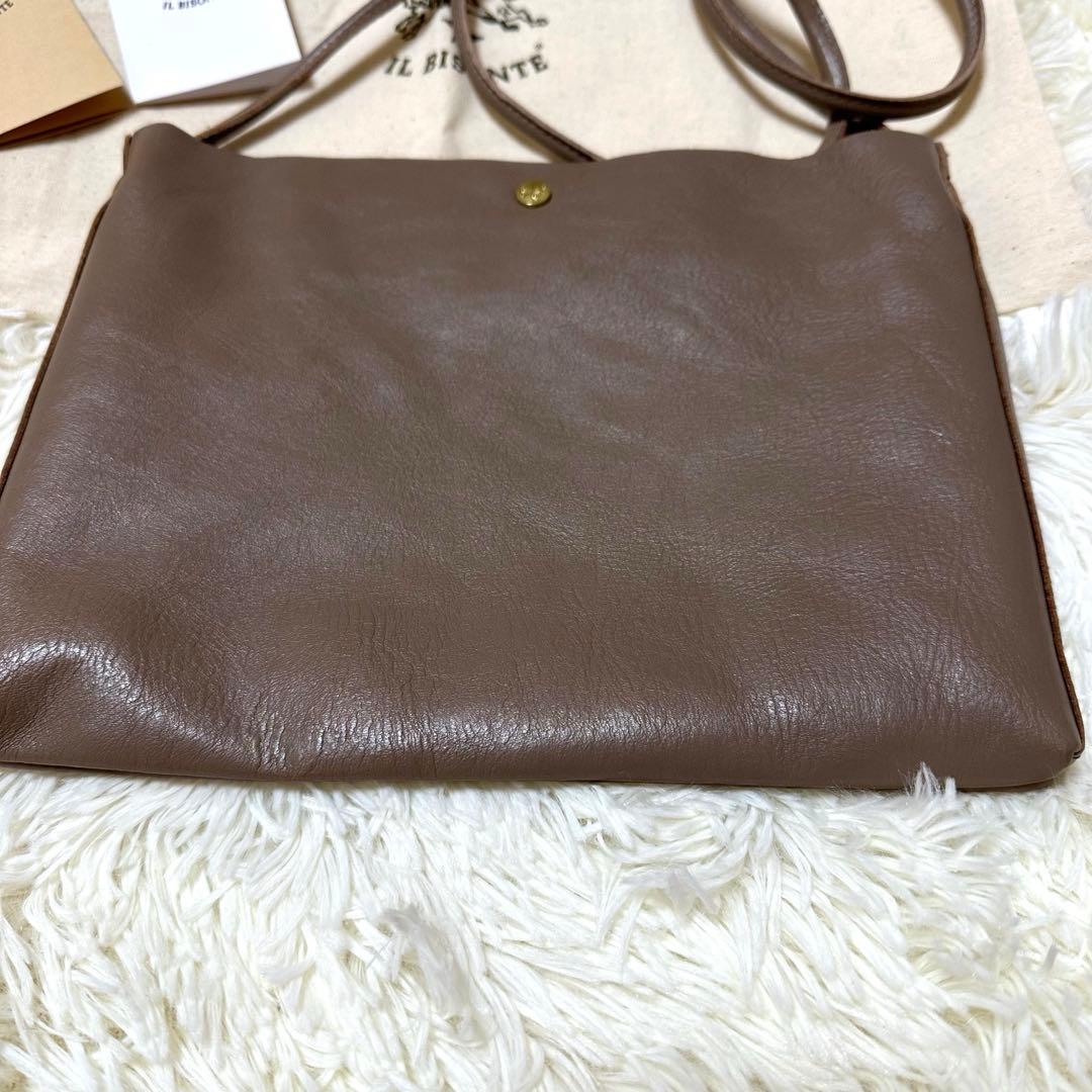 未使用に近いイルビゾンテ　クロスボディバッグ グレージュ保存袋付定価36,300