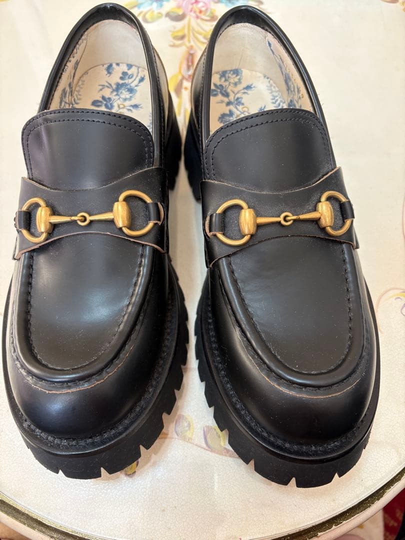 グッチ黒ローファー 厚底 ゴールド金具