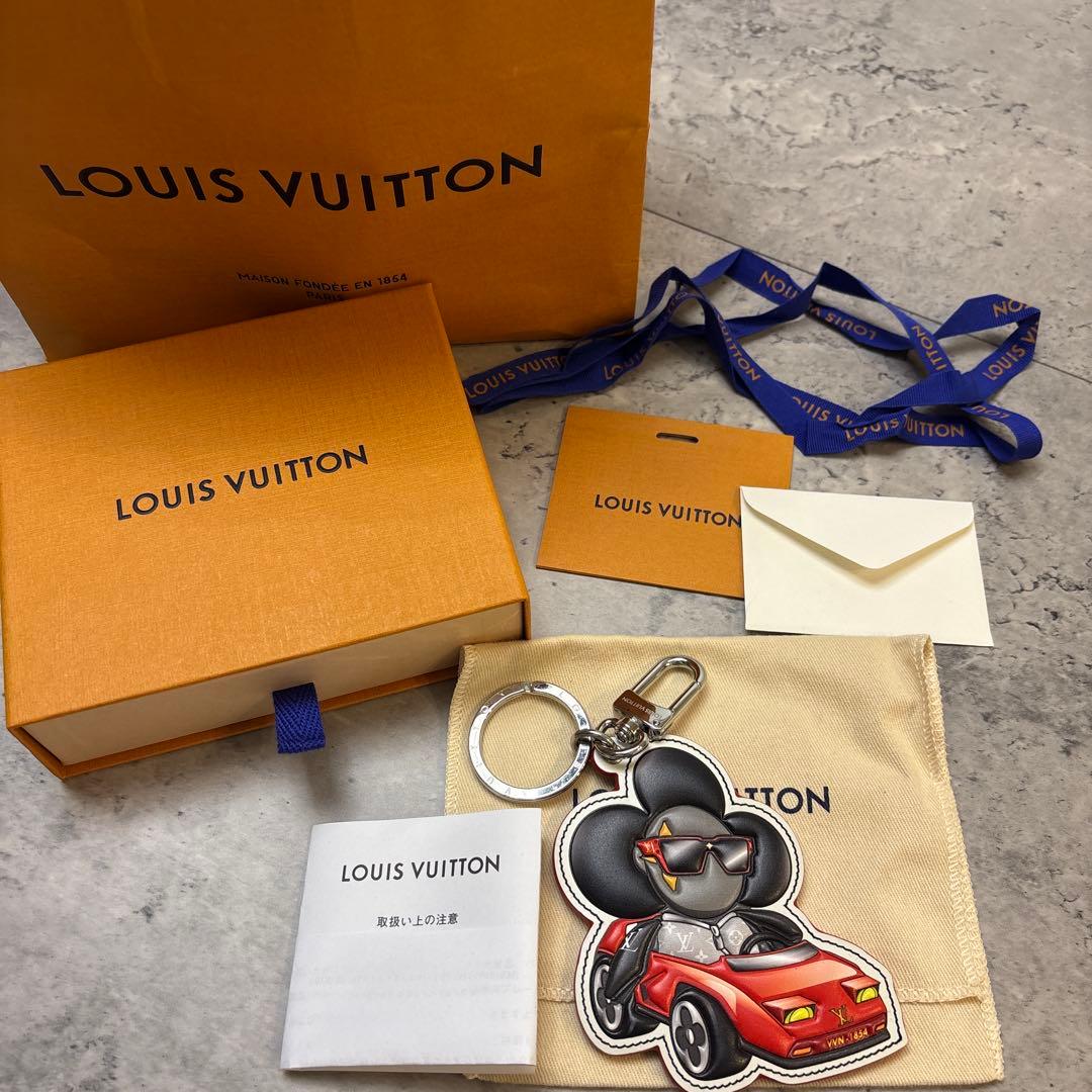 ルイヴィトン LOUIS VUITTON ヴィヴィエンヌ キーホルダー