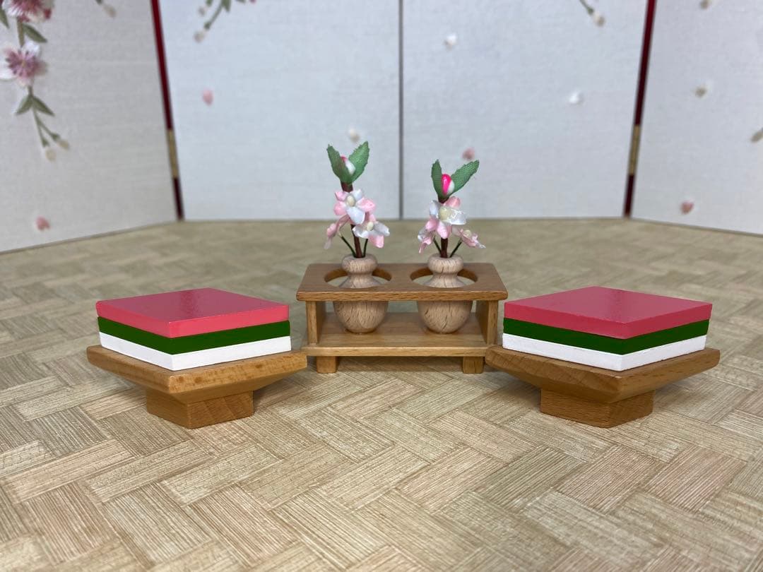 雛人形　親王飾り総檜造り収納セット・サイズ間口約５５×奥行約３３×高さ約４８㎝