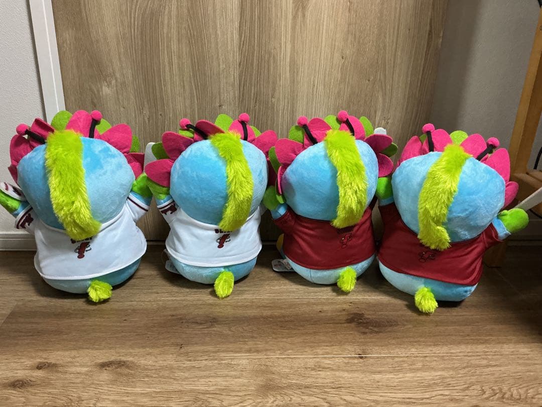 【送料無料・新品・4体セット】スライリーBIGぬいぐるみ〜ウインク〜 カープ