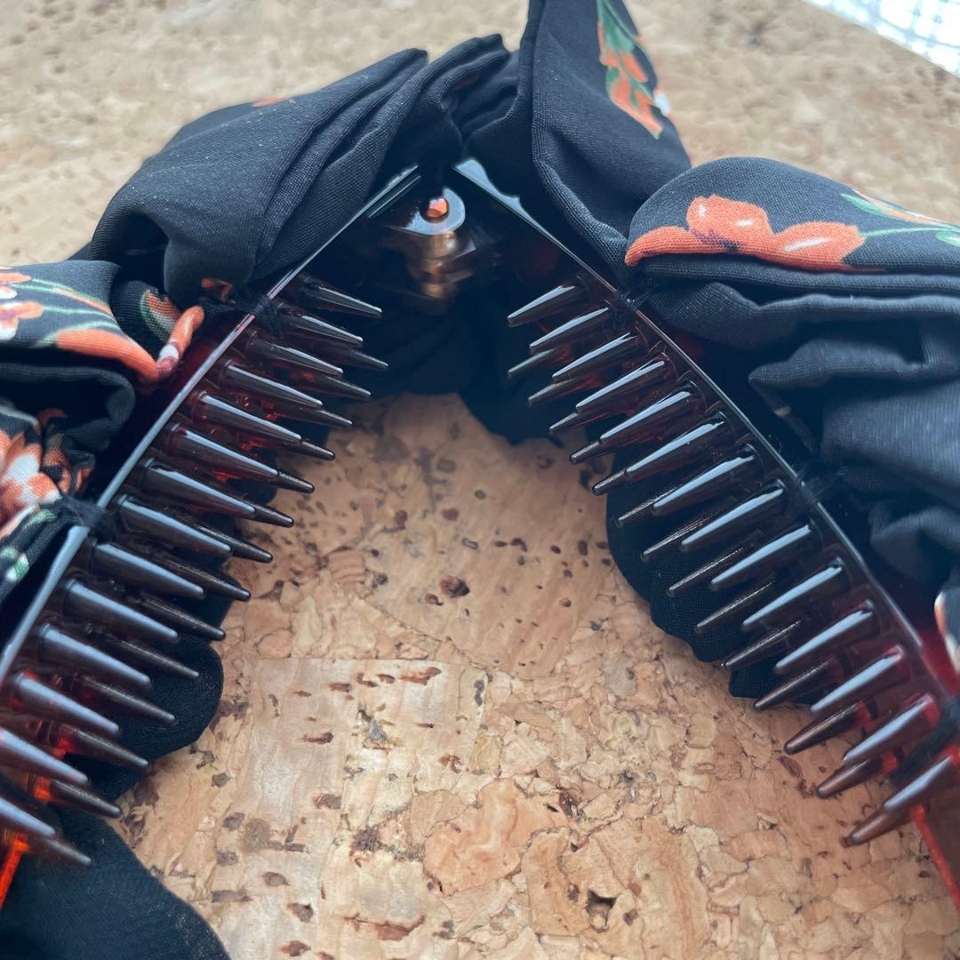 アンジェブルーム Ange Bloom バナナクリップ　 花柄とネイビーの２つ