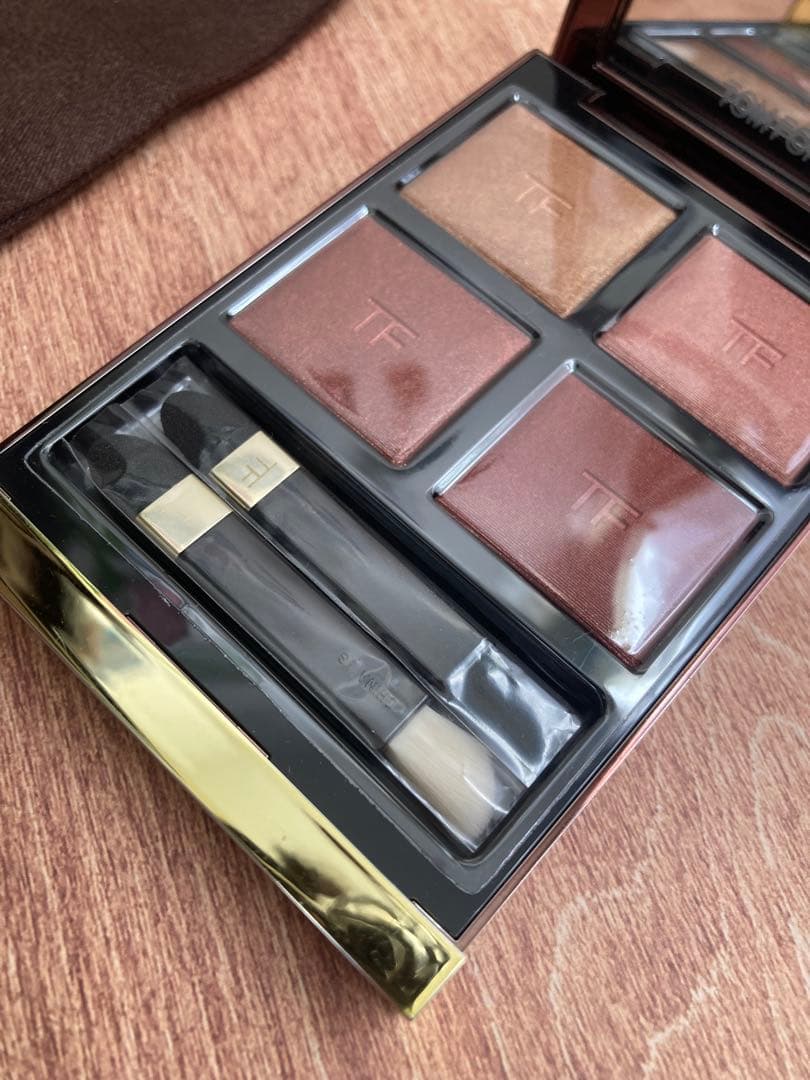 【新品未使用】TOM FORD アイカラークォード 40A ゴールデンアワー