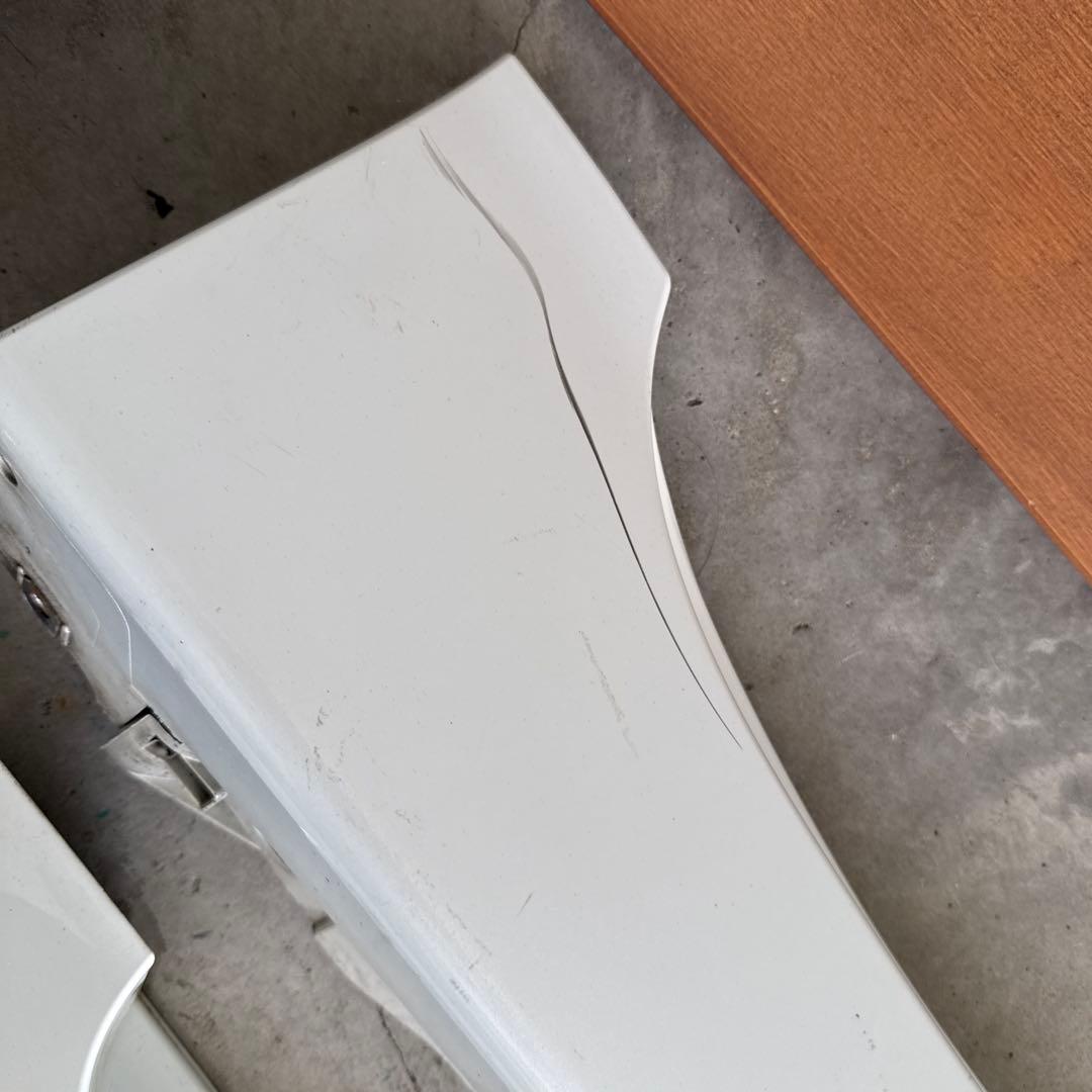 30プリウス 後期　純正左右サイドスカート