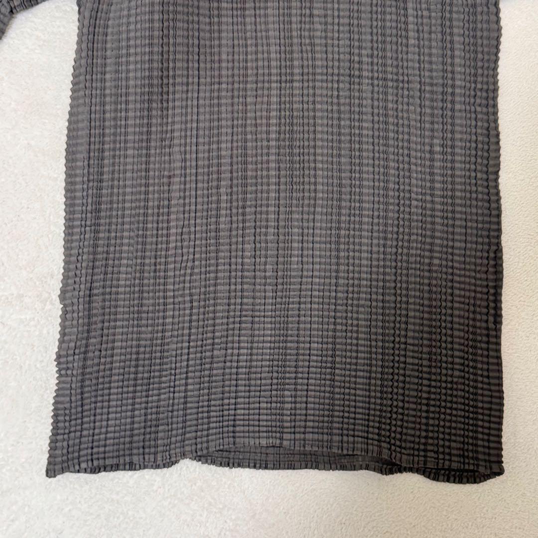 美品✨ISSEY MIYAKE プリーツ　長袖　ハイネック　グレー　柄入り