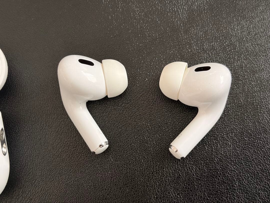 AirPods Pro (第2世代) 本体 ホワイト lighting