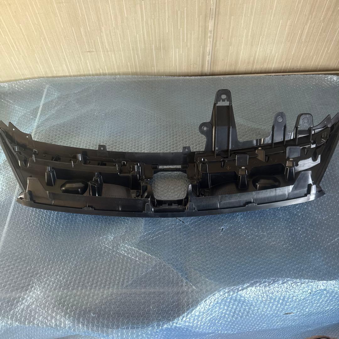 ア*ラ様 60 後期 ハリアーハイブリッド 純正フロント グリル 53114-4