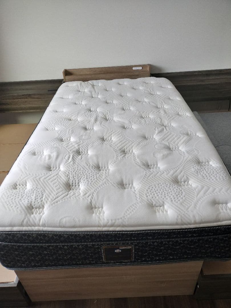 シーリー　セミダブル スプリングマットレス ホワイト