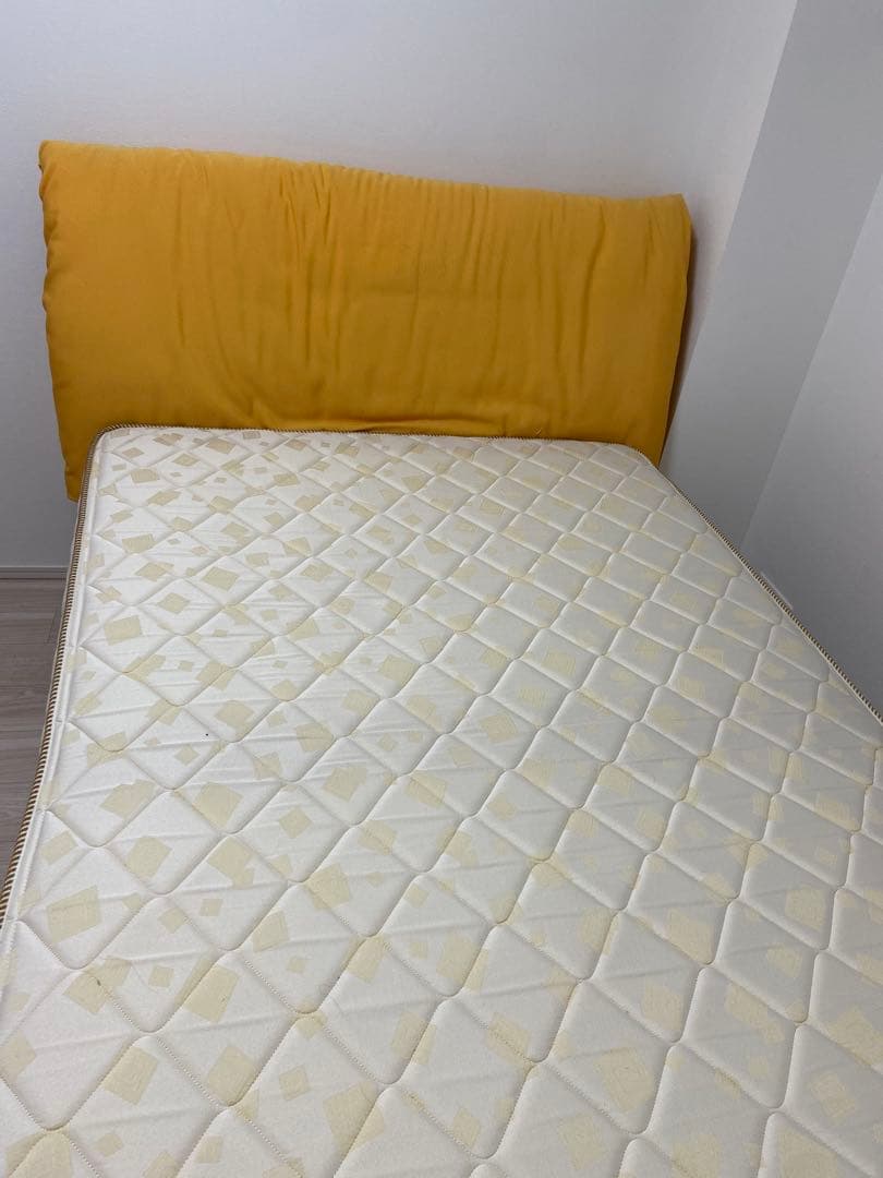 ドリームベッド　セミダブルベッドフレーム、マットレス2点セット