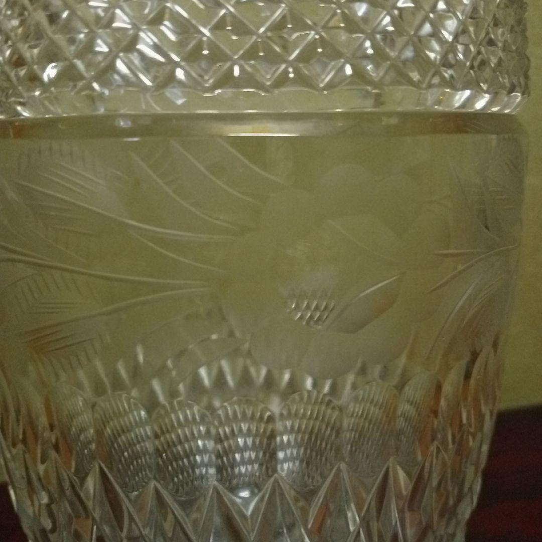 クリスタルガラスの花瓶