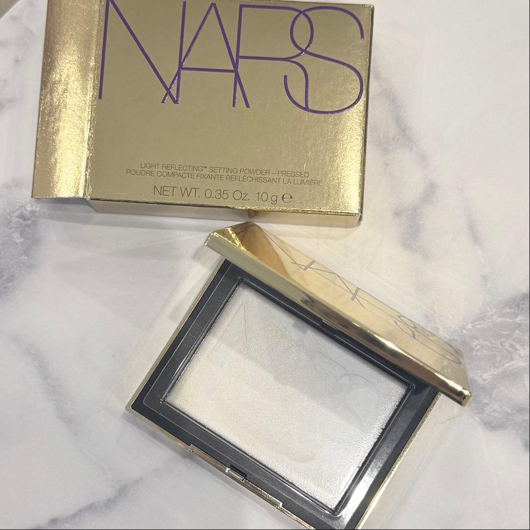 dior サンククルール 557 ブラウンカシミア 、NARS ゴールドダスト