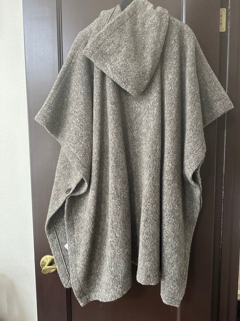 ネストロ-ブ　ブリティッシュポンチョウ－ルコ－ト+ニット手袋