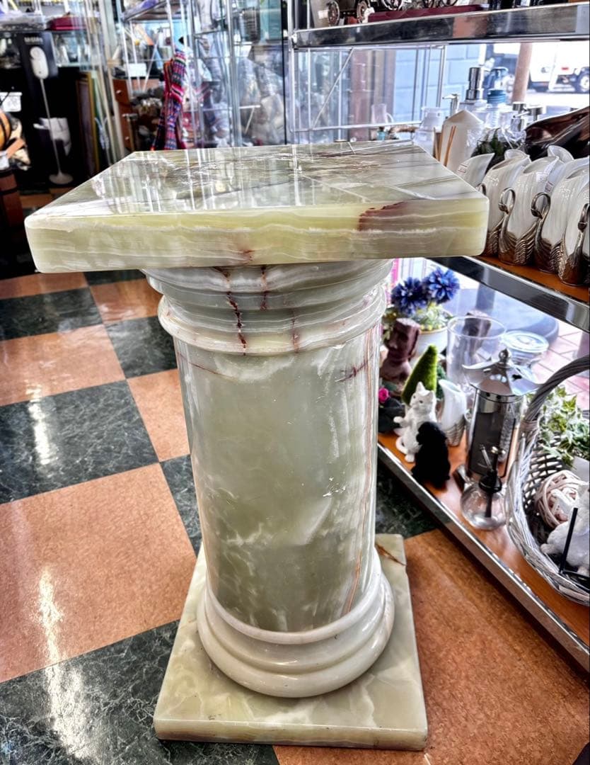 【地域限定無料配送】エレガントな大理石台柱型