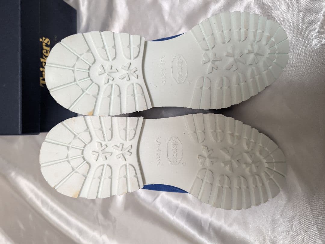 ヒ*デ様 新品未使用　tricker's　スエード　ブーツ　ブルー　ビブラムソー