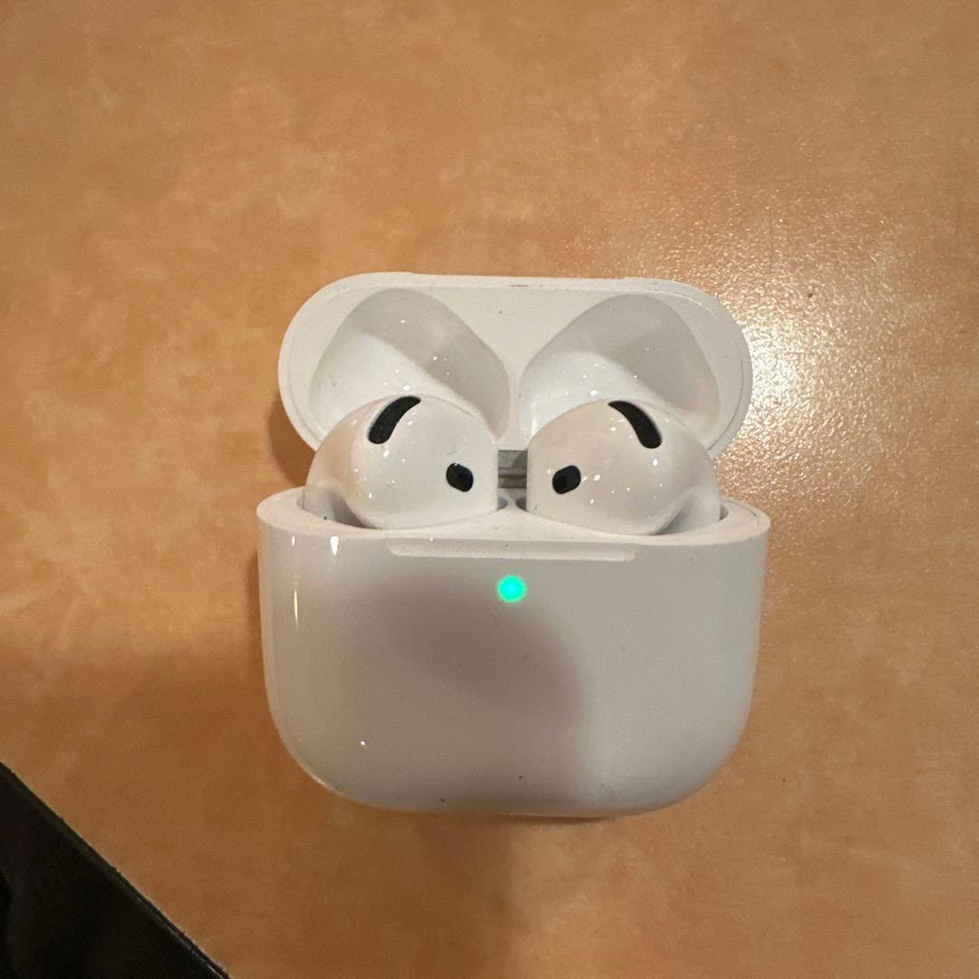 ♾*️様 AirPods4本体 ホワイト