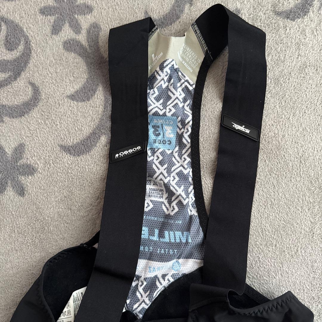 アソスロードバイクビブショーツ