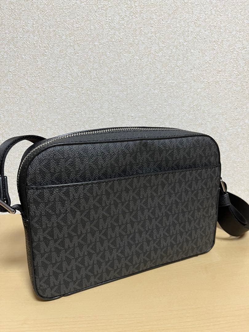 MICHAEL KORS ブラックショルダーバッグ