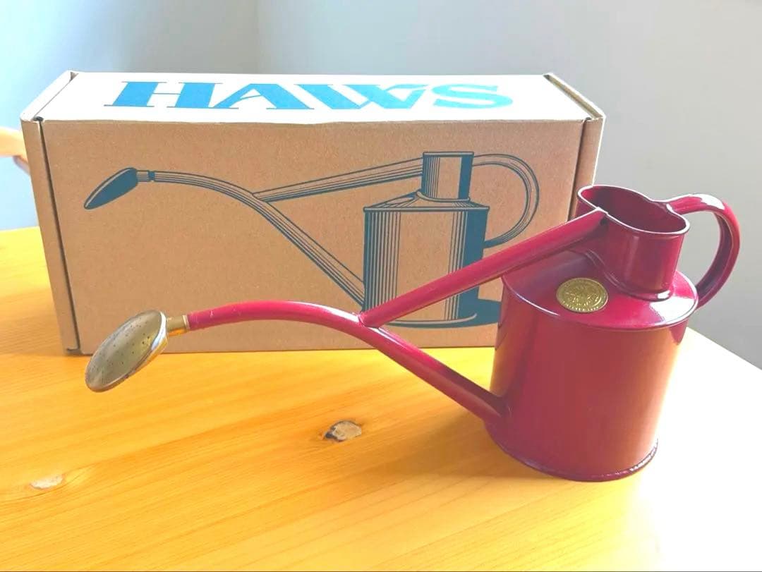 HAWS じょうろ　赤