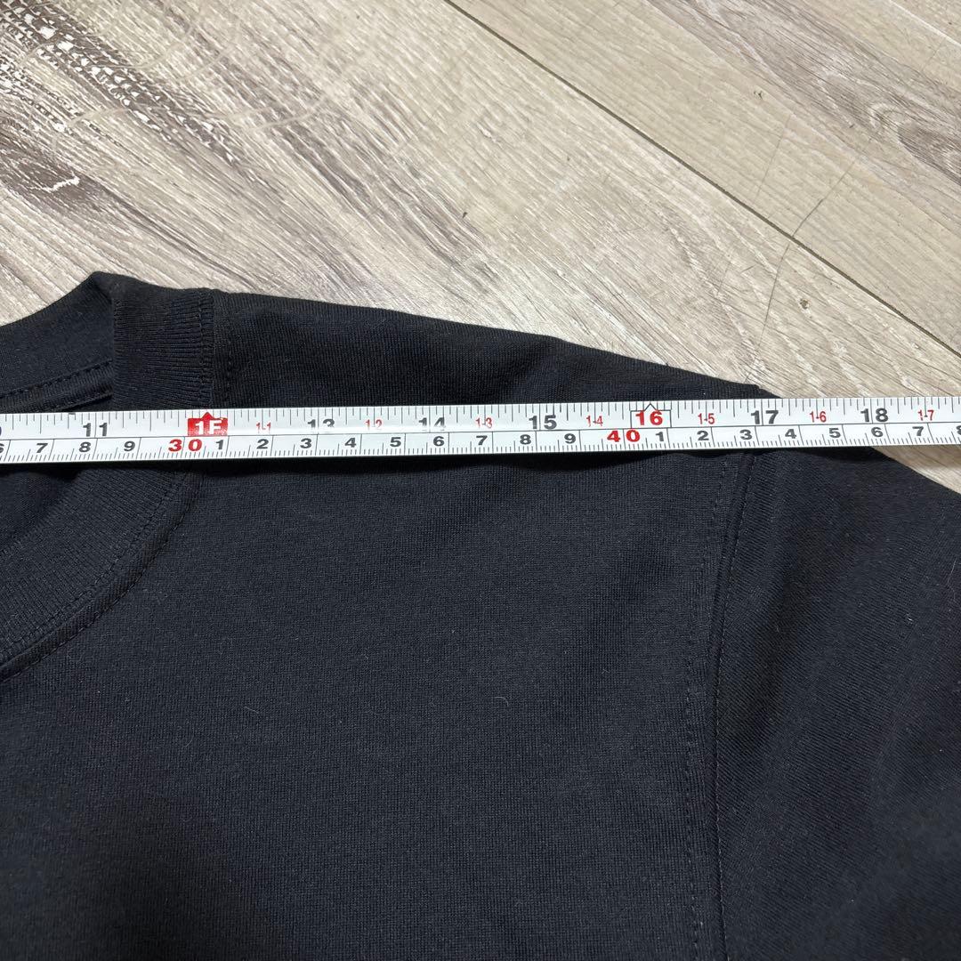 お値下げ‼️新作❣️新品❣️黒 長袖Tシャツ 赤グラフィックプリント