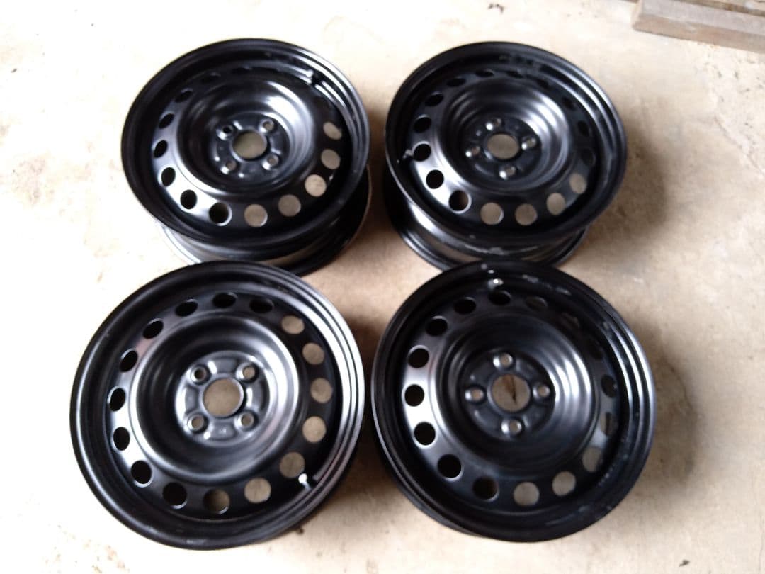 アクアAQUA純正15インチ ホイールとホイールキャップ4本セット