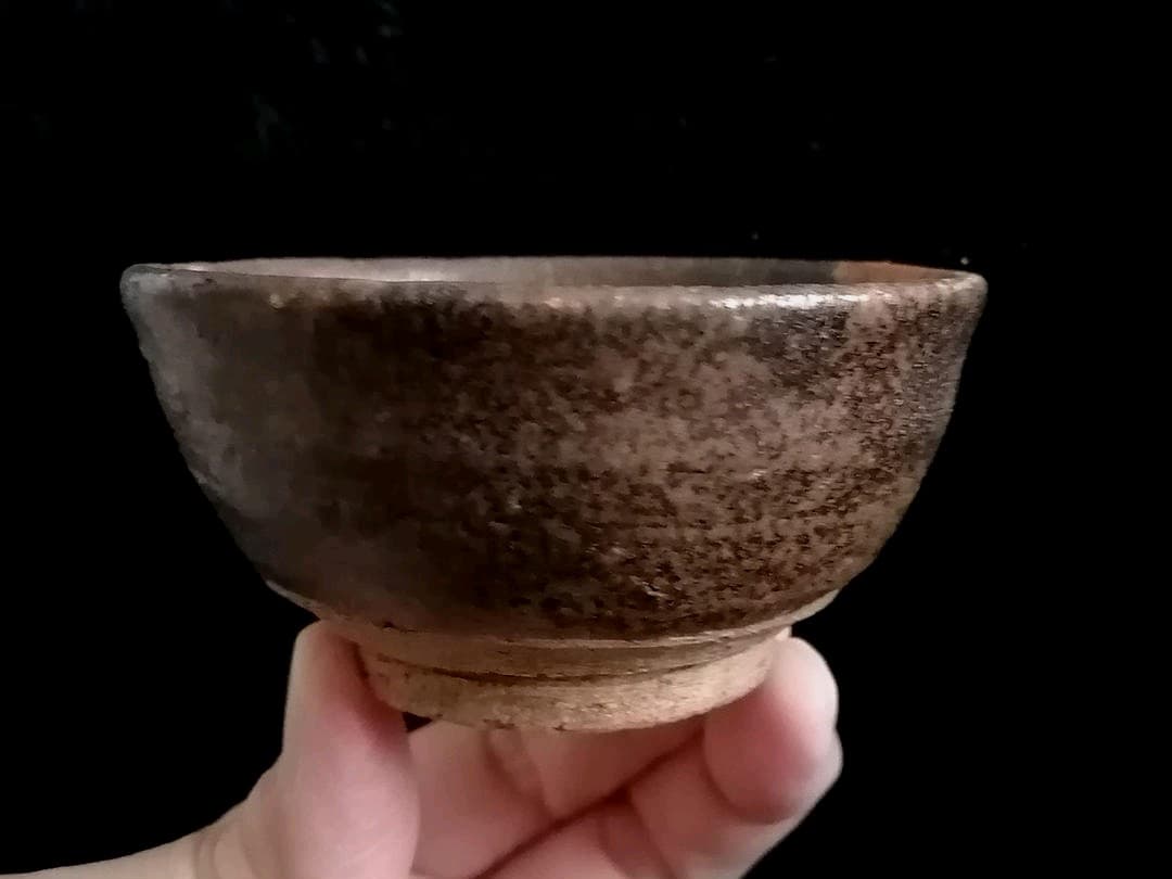 №42 古美濃焼　鉄釉　ぐい呑　瀬戸　古瀬戸　ぐい呑み　瀬戸美濃