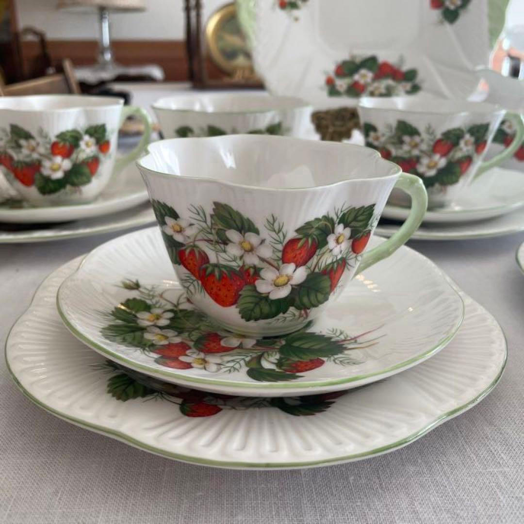 シェリー Shelley レア 希少 ストロベリー デインティシェイプのトリオ①