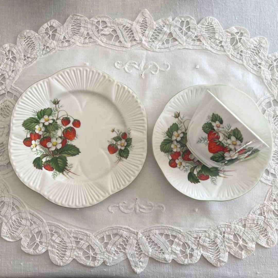 シェリー Shelley レア 希少 ストロベリー デインティシェイプのトリオ①