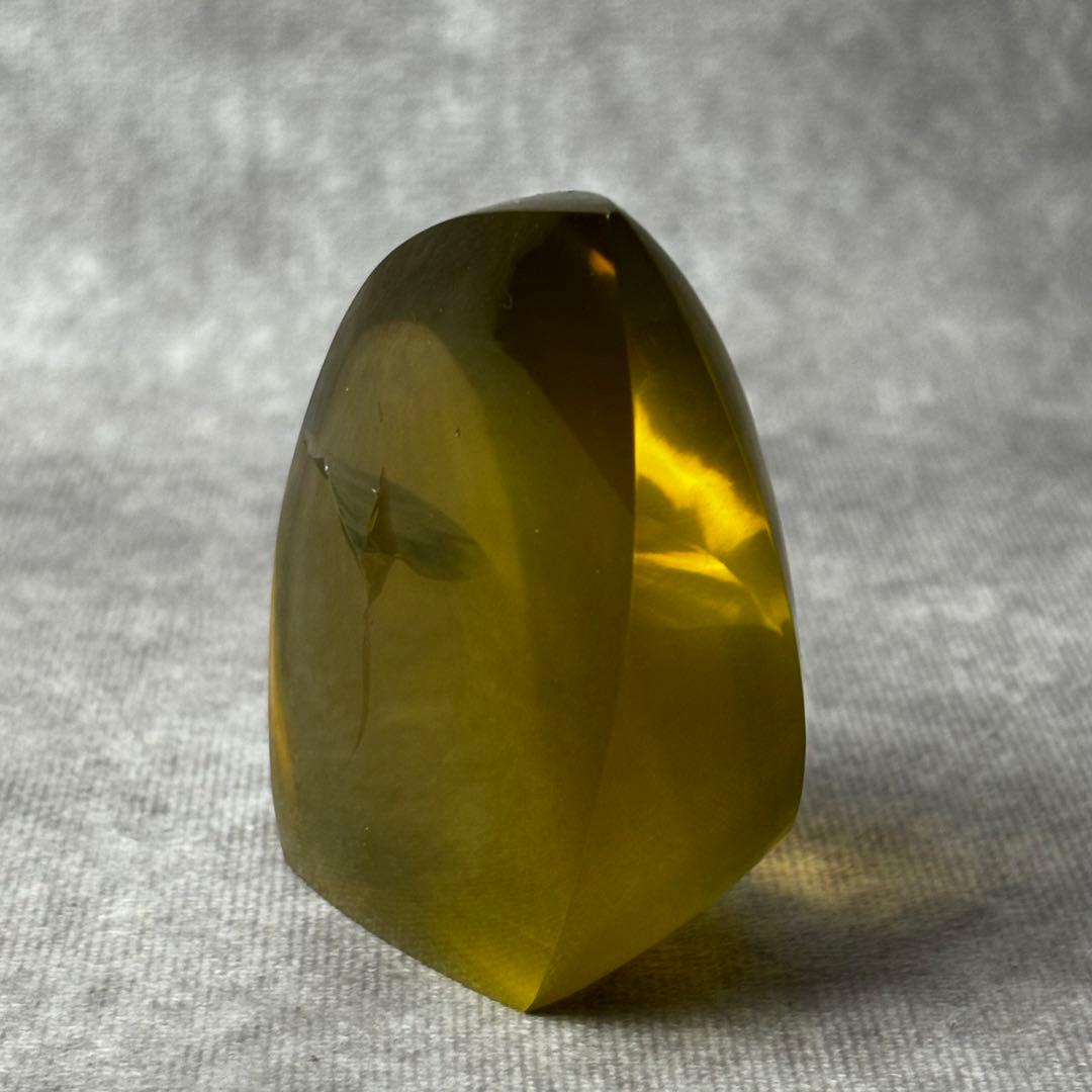 オウロベルデクォーツ ウェーブカット