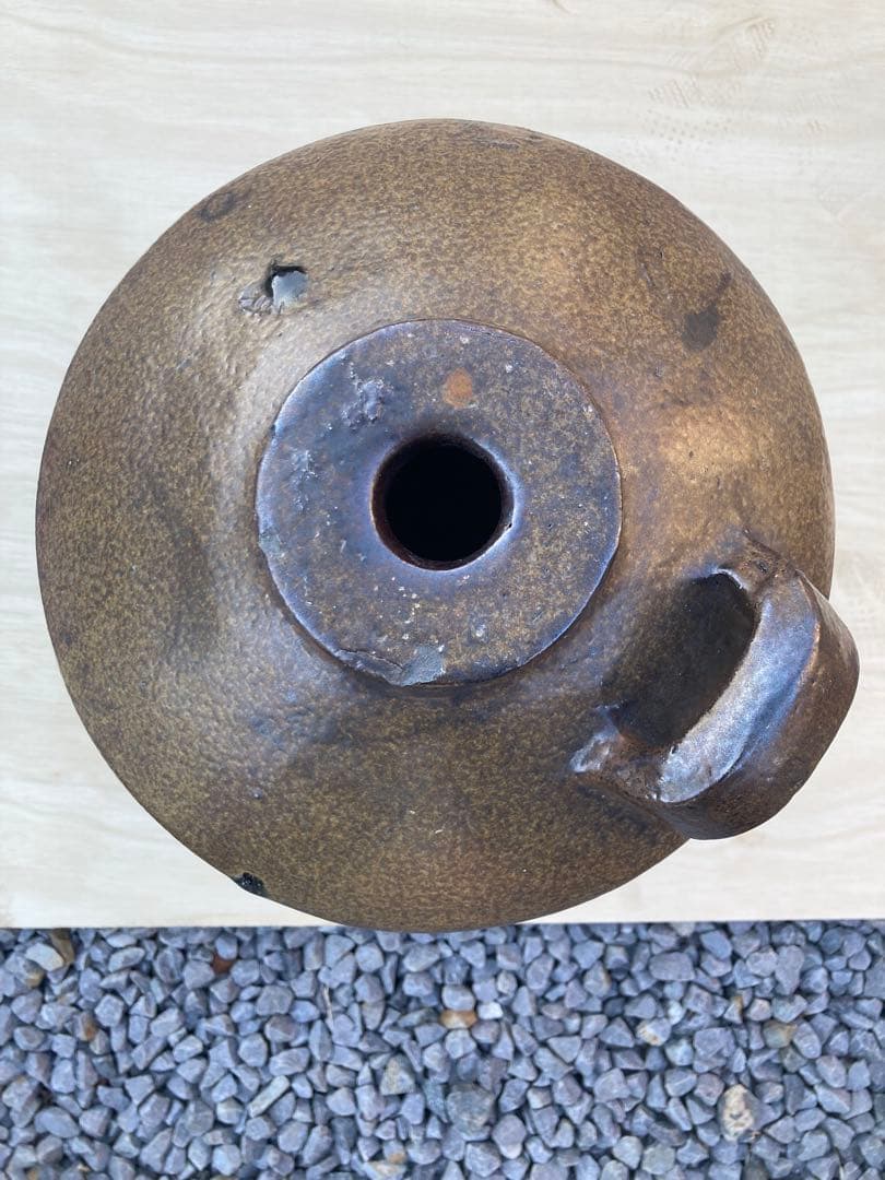 陶器のジャー 茶色 取っ手付き