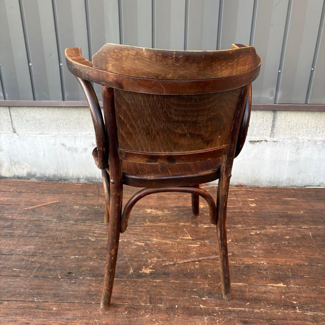 ①ルーマニア製 ヴィンテージ ベントウッドチェア アームチェア 曲木椅子 カフェ