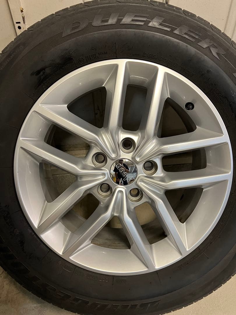 グランドチェロキー純正ホイール　18インチ8j 265/60r18