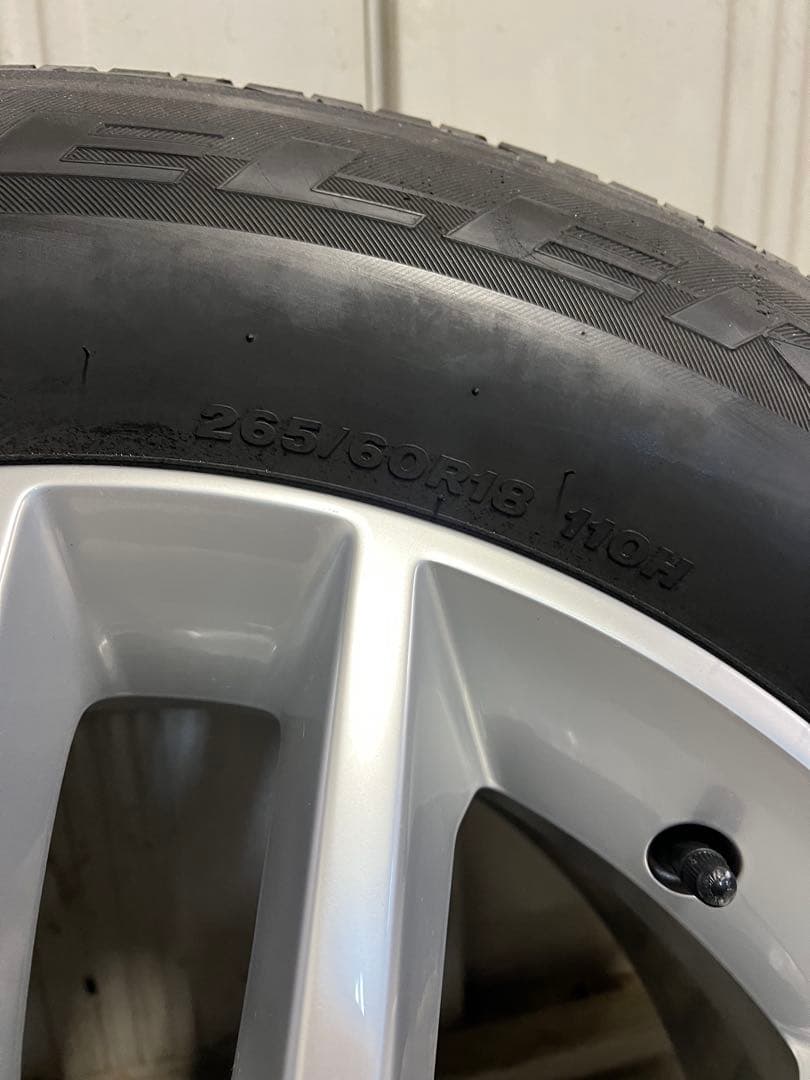 グランドチェロキー純正ホイール　18インチ8j 265/60r18