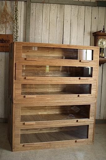 前面ガラスの木製引き出し2段　食器棚　シャツケース　収納棚　古家具