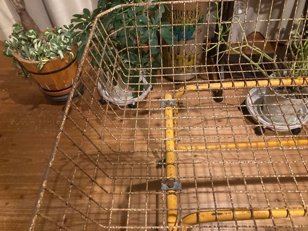 昭和レトロ　ワイヤーワゴン　キャスター付　店舗什器　超シャビージャンクガーデン①