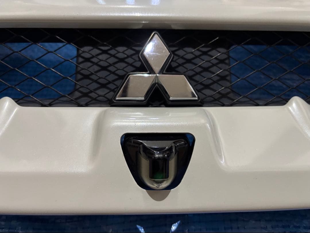 三菱　デリカD5 前期　スポーティグリル　ホワイト　中古