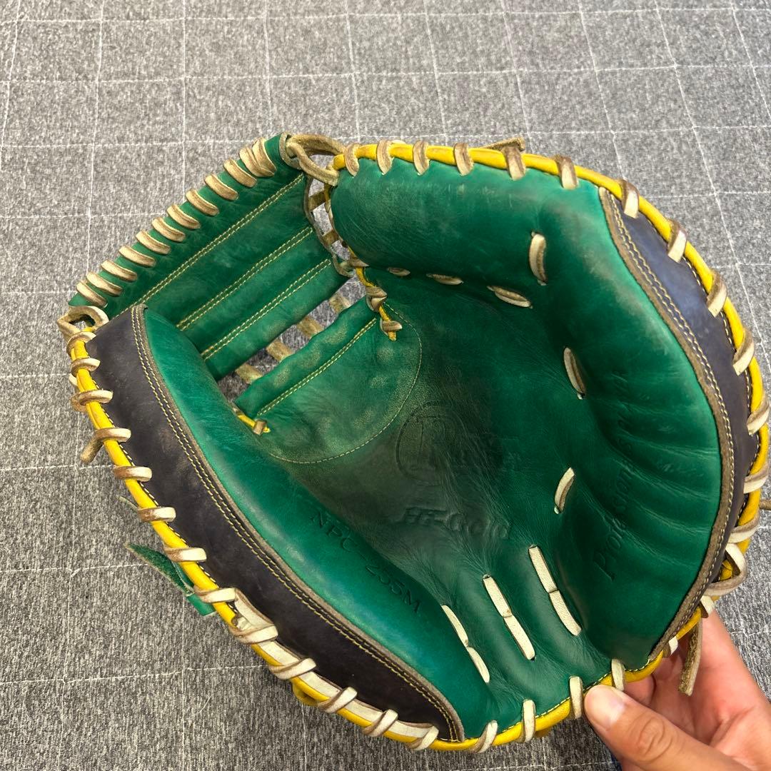 HI-GOLD キャッチャーミット展示会限定品