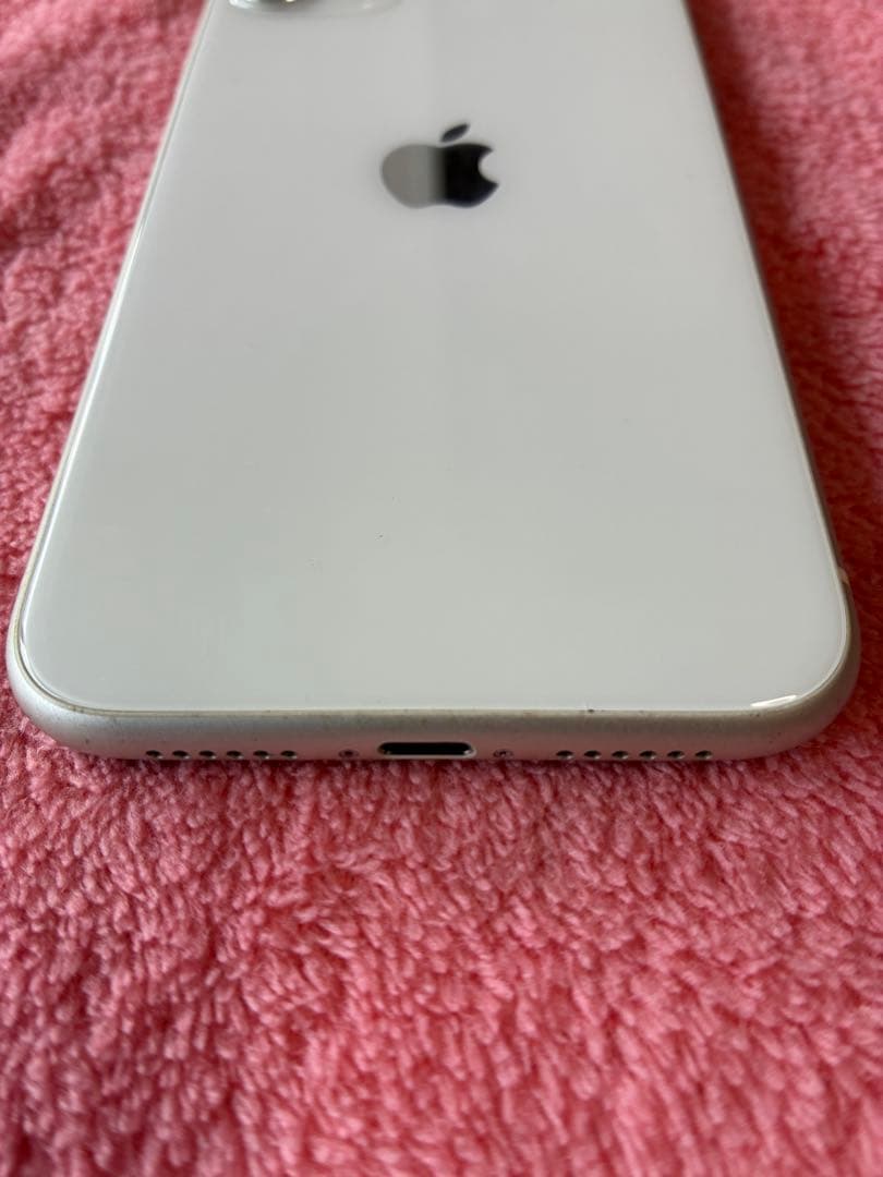 【画面割れ】iPhone 11 本体 ホワイト128GB