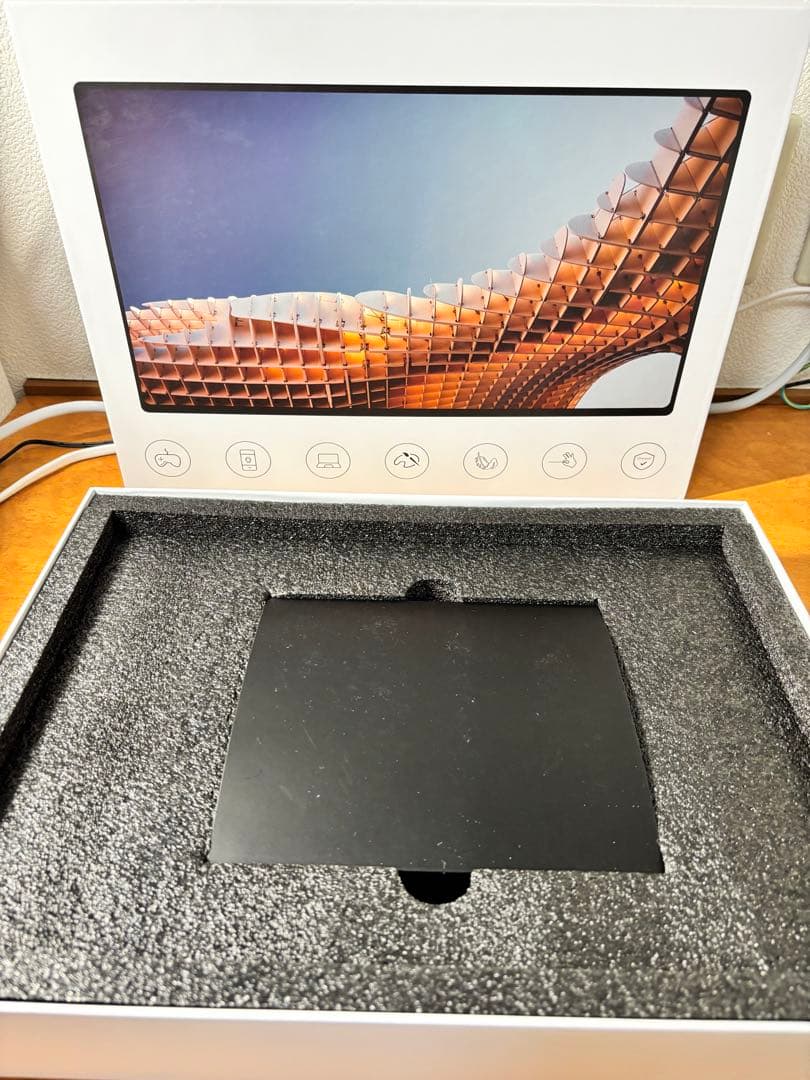 モバイルモニター　16.1インチ　2.5K 144Hz