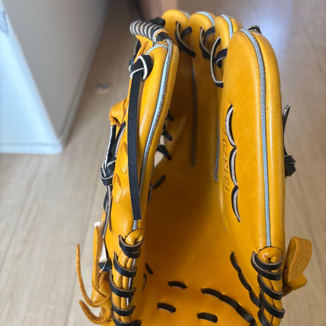 Under Armour 軟式グローブ イエロー