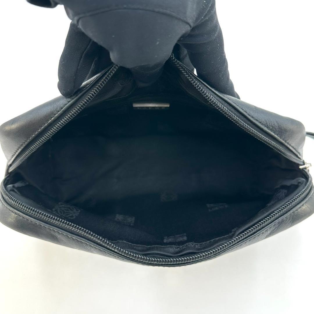 LOEWE ロエベ アナグラム型押し クラッチバッグ セカンドバッグ ブラック