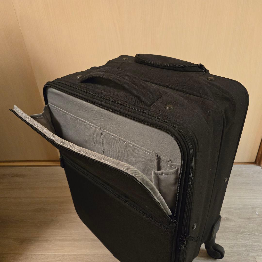 無印良品　半分の厚みで収納できるソフトキャリーケース　小型　36L　ブラック　黒