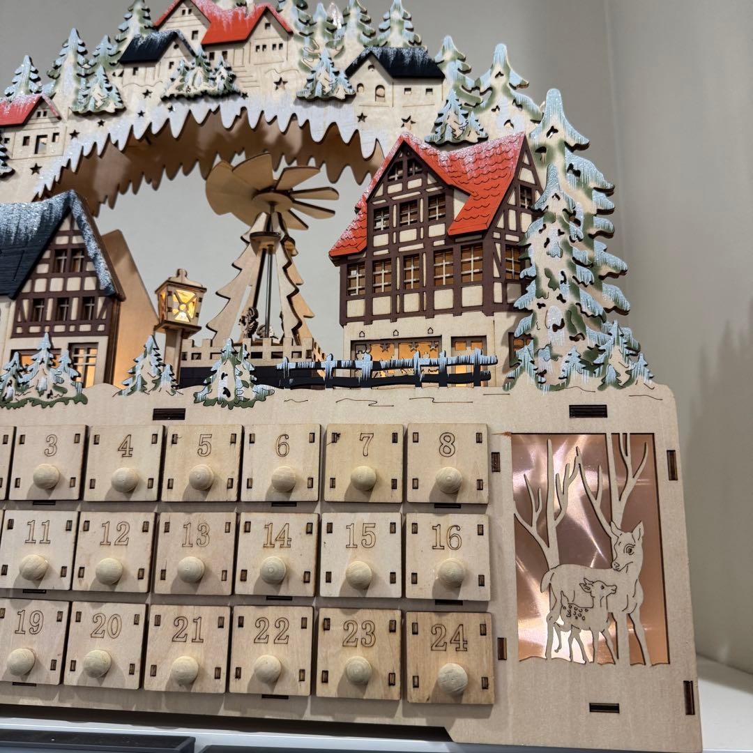 新品 クリスマス デコレーショングッズ 木製 アドベントカレンダー LEDライト