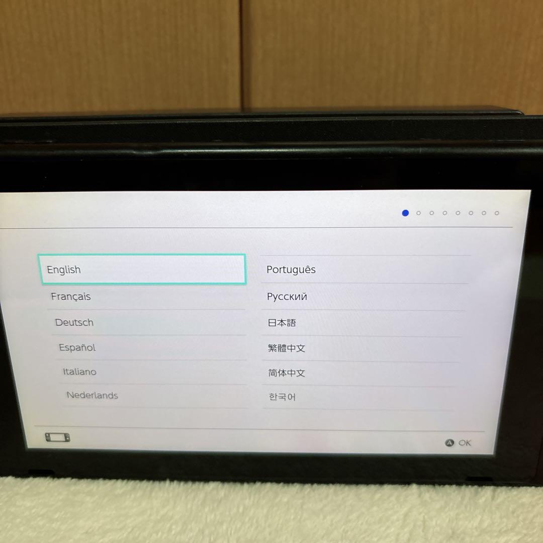 Nintendo Switch 本体　ブルー／ネオンレッド