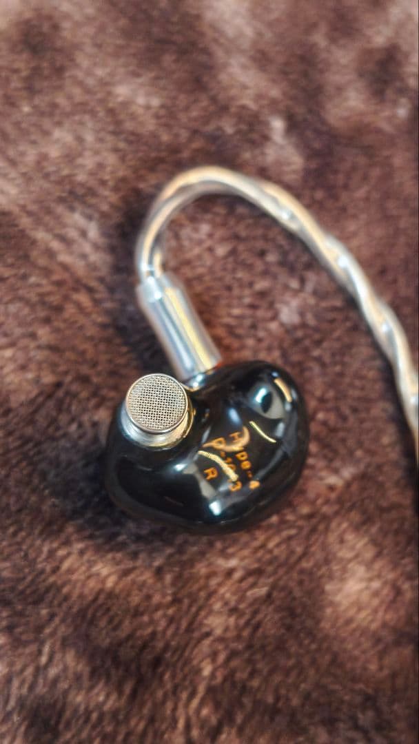 値下げ美品 THIEAUDIO HYPE4 有線イヤホン ハイブリッド型