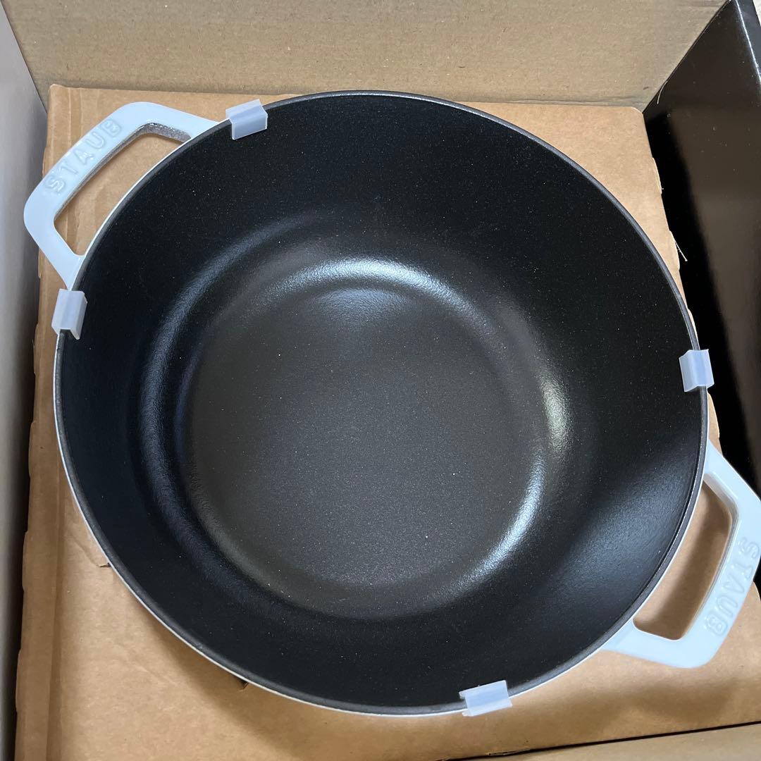 限定　STAUB ストウブ　スノークリスタル　24 ホワイト　新品　未使用